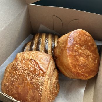 Vicente - London Fog, chocolate croissant & Kouign Amann. - Bakeries Near Me - Charlotte, North Carolina Vicente - London Fog, chocolate croissant & Kouign Amann. - Bakeries Near Me - Charlotte, North Carolina