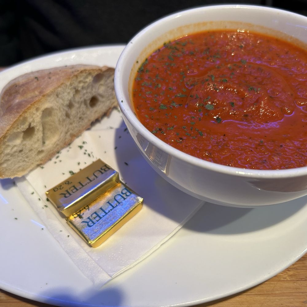 St Ola Hotel - Soup of the Day (Vg) £5.25 Soup of the day with toasted Ciabatta - Hotels Near Me - Kirkwall, ORK
