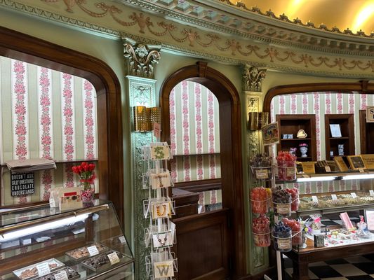 Parkside Candy by null