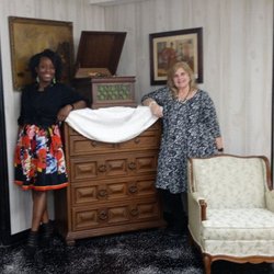 Acme Antique Market - Acme Antique Market Team, Candice and Marsha here to assist you.