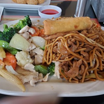 Chong's Cuisine - Veggies and chicken, egg roll, chow mein, and fried - Chinese Near Me - Turlock, California Chong's Cuisine - Veggies and chicken, egg roll, chow mein, and fried - Chinese Near Me - Turlock, California