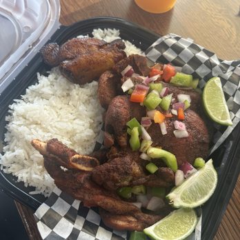 El Bacano - Chuletas Fritas - Dominican Near Me - North Hollywood, California El Bacano - Chuletas Fritas - Dominican Near Me - North Hollywood, California