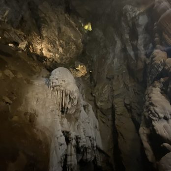 Moaning Caverns Adventure Park - In the caves and underground - Amusement Parks Near Me - Vallecito, California
