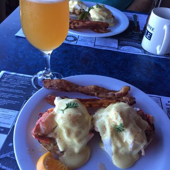 Kitchen Little - Apple Cider Mimosa and lobster Benedict with a side of bacon - Breakfast & Brunch Near Me - Mystic, Connecticut