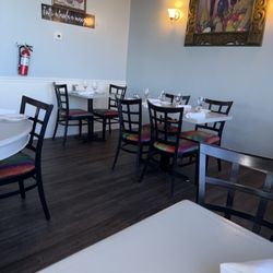 Luigi Ristorante Italiano - Dining room