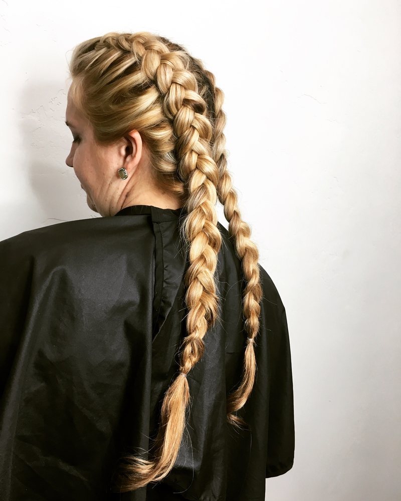 Hair By Alicia Nichole Logo