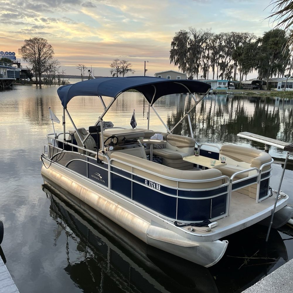Fish Camp On Lake Eustis - You can dock your boat at Fish Camp on Lake Eustis. Enjoy a Boat ride home after a delicious meal! - Seafood Near Me - Tavares, Florida