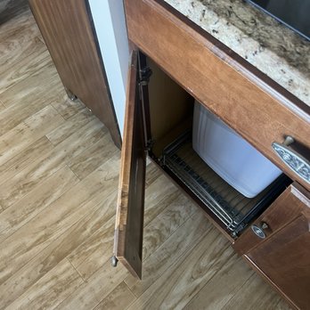 Montauk Manor - Cabinet binge needs to be repaired - Resorts Near Me - Montauk, New York Montauk Manor - Cabinet binge needs to be repaired - Resorts Near Me - Montauk, New York