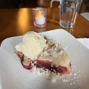 Pie Bar - Phinney - Bumble berry crumble - Desserts Near Me - Seattle, Washington Pie Bar - Phinney - Bumble berry crumble - Desserts Near Me - Seattle, Washington