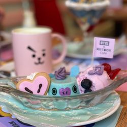 ARTBOX Cafe - Cute dessert but not very tasty. Nice texture for the blue character but not enough sugar. Ice cream was nice but full of water, and the bis