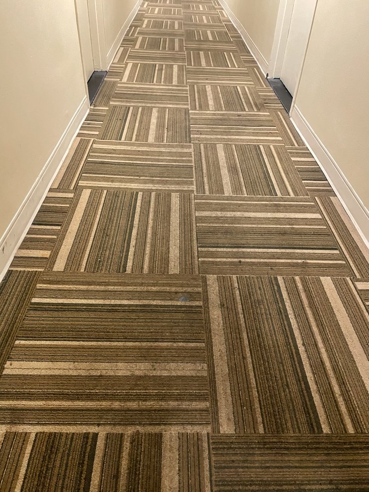 COLONNADE APTS Updated September 2024 47 Photos & 13 Reviews 25