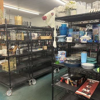 Goodwill Oakley - Not too much out today - Thrift Stores Near Me - Cincinnati, Ohio Goodwill Oakley - Not too much out today - Thrift Stores Near Me - Cincinnati, Ohio