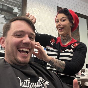 Henley's Gentlemen's Grooming - Men's Hair Salons Near Me - San Antonio, Texas Henley's Gentlemen's Grooming - Men's Hair Salons Near Me - San Antonio, Texas