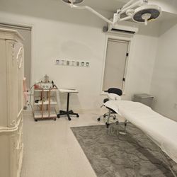PHCS - Waxing/facial/ Mesotherapy room