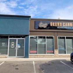 Grand Cannabis - Grand Cannabis St. Catharines store exterior