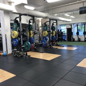 Peak Performance - Free weight area - Gyms Near Me - Portland, Oregon