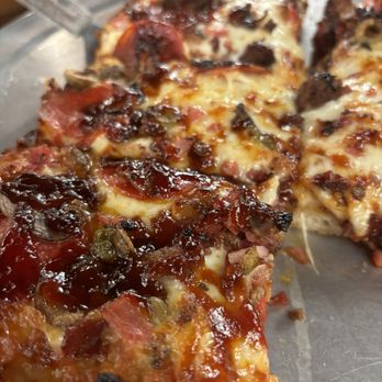 Niki's Pizza - Meat lovers pizza with bbq sauce on top - Pizza Near Me - Detroit, Michigan Niki's Pizza - Meat lovers pizza with bbq sauce on top - Pizza Near Me - Detroit, Michigan