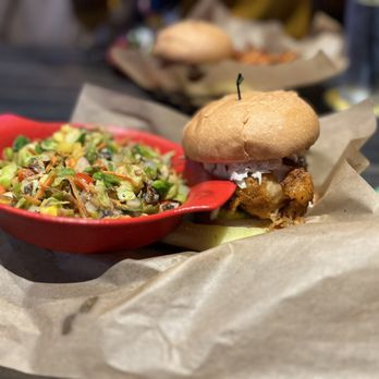 Hot House Tavern - Chicken sandwich and healthy hash - New American Near Me - Menomonee Falls, Wisconsin Hot House Tavern - Chicken sandwich and healthy hash - New American Near Me - Menomonee Falls, Wisconsin