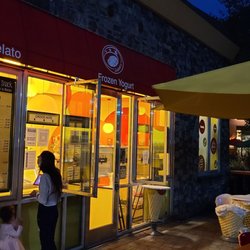 Euro Sweets - Outside