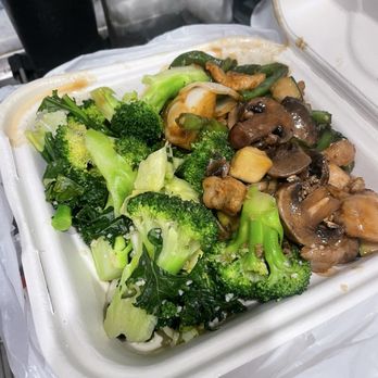 Panda Express - brocolli and mushroom chicken - Chinese Near Me - Pinole, California