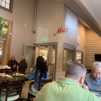 Max's Restaurant - Glendale - Inside - Filipino Near Me - Glendale, California