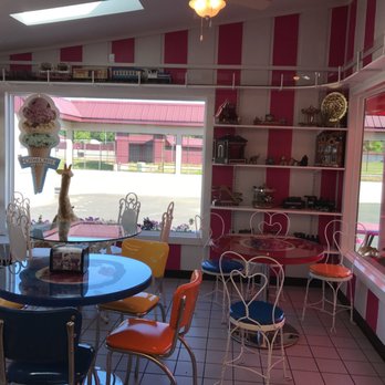 Goody Goody Gum Drop Candy Kitchen - Candy Stores Near Me - Wisconsin Dells, Wisconsin