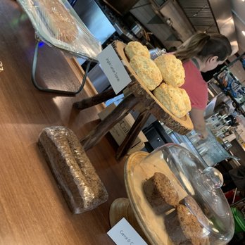 Barrow Food House - Delish - New American Near Me - Riverhead, New York
