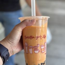 85°C Bakery Cafe-Oceanside - Thai Tea with Boba