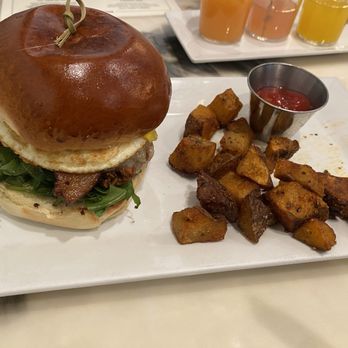 Easy Like Sunday - Chicken sandwich - Breakfast & Brunch Near Me - Baltimore, Maryland