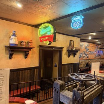 Vince's Spaghetti Route 66 - Italian Near Me - Rancho Cucamonga, California