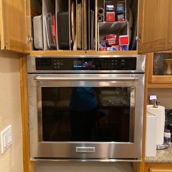 Tradesman Electric - After new oven installed and items re-stored. - Electricians Near Me - Newport Beach, California Tradesman Electric - After new oven installed and items re-stored. - Electricians Near Me - Newport Beach, California