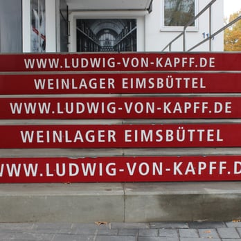 Ludwig von Kapff - Ludwig von Kapff Weinlager Eimsbüttel - Eingangsbereich in der Stresemannstraße - Beer, Wine & Spirits Near Me - Hamburg, HH