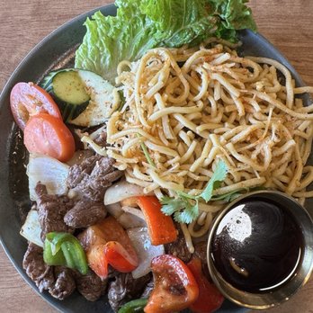 Me’s Kitchen - Garlic noodles with shaking beef - Vietnamese Near Me - Sacramento, California Me’s Kitchen - Garlic noodles with shaking beef - Vietnamese Near Me - Sacramento, California