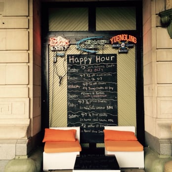 Trax - Happy Hour on the patio - New American Near Me - Scranton, Pennsylvania