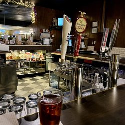 Emil's Lounge - Bar area