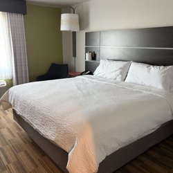 Holiday Inn Express & Suites Rapid City - Rushmore South - King bed