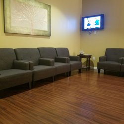 Advanced Diagnostic Group - Waiting room very clean