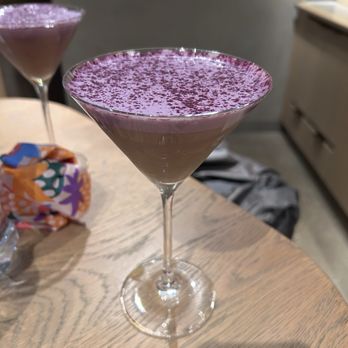 Starbucks Reserve Roastery Chicago - Ube Espresso Martini - Coffee Roasteries Near Me - Chicago, Illinois Starbucks Reserve Roastery Chicago - Ube Espresso Martini - Coffee Roasteries Near Me - Chicago, Illinois