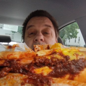 Nardone's Restaurant - The Everything Dog (Chili, Mustard, Onions) - American Near Me - West Pittston, Pennsylvania