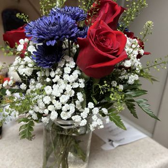 H-E-B - Flower Arrangement - Grocery Near Me - West Lake Hills, Texas H-E-B - Flower Arrangement - Grocery Near Me - West Lake Hills, Texas