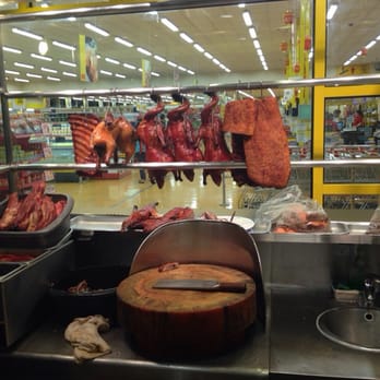 Reindeer Cafe - BBQ meats in the shop window - Cantonese Near Me - London, XGL Reindeer Cafe - BBQ meats in the shop window - Cantonese Near Me - London, XGL