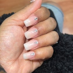 Lynn Nails & Spa - Dipping power tip nails