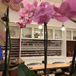 Luxotic Nail Bar - Beautiful