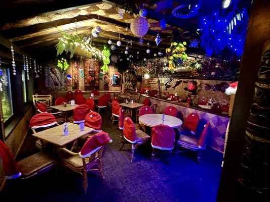 Hala Kahiki Lounge by null