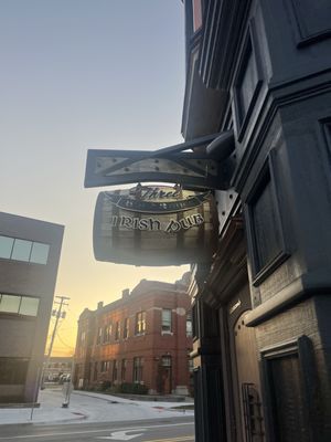 Three Blind Mice Irish Pub by null