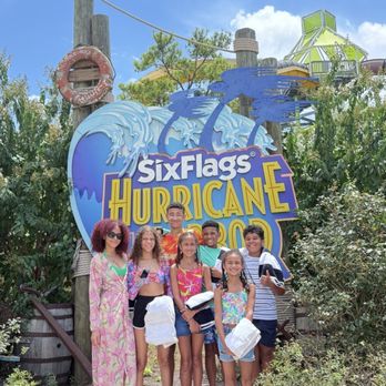 Hurricane Harbor Splashtown - Water Parks Near Me - Spring, Texas