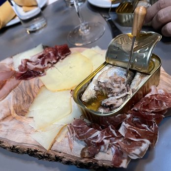 MariPili Tapas Bar - iberico, Jamon, Lomo, Sardines, Manchego - Spanish Near Me - Seattle, Washington