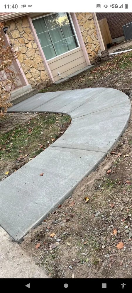 Slide of Ulloa Family Paving & Concrete