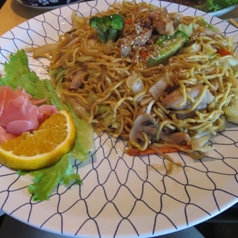 Mio Sushi - Yakisoba chicken - Sushi Bars Near Me - Portland, Oregon