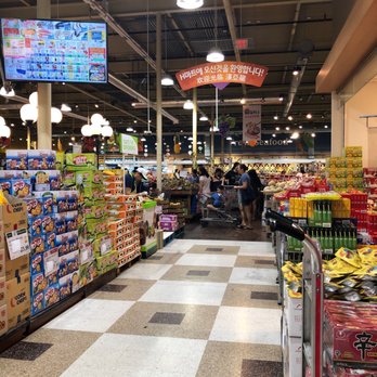 H Mart - Edison - Inside - Grocery Near Me - Edison, New Jersey